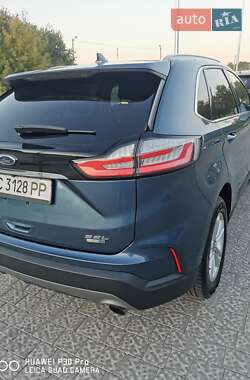 Внедорожник / Кроссовер Ford Edge 2018 в 