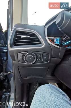 Внедорожник / Кроссовер Ford Edge 2018 в 