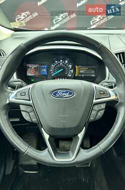 Внедорожник / Кроссовер Ford Edge 2017 в 