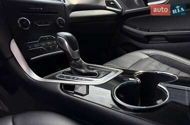 Внедорожник / Кроссовер Ford Edge 2015 в 
