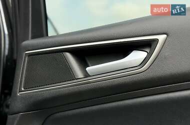 Внедорожник / Кроссовер Ford Edge 2015 в 