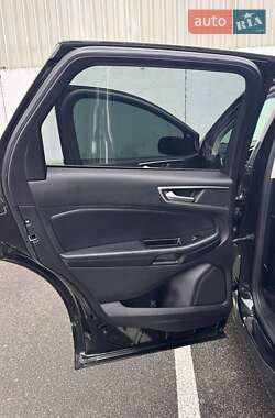 Позашляховик / Кросовер Ford Edge 2015 в 