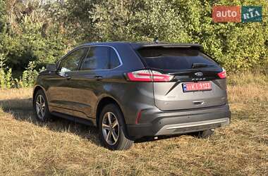 Позашляховик / Кросовер Ford Edge 2022 в 