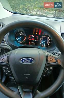 Внедорожник / Кроссовер Ford Edge 2016 в 