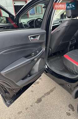 Внедорожник / Кроссовер Ford Edge 2017 в 