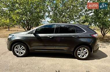 Позашляховик / Кросовер Ford Edge 2015 в 