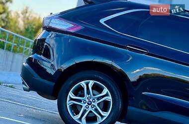 Внедорожник / Кроссовер Ford Edge 2018 в 