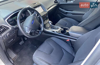Внедорожник / Кроссовер Ford Edge 2017 в 