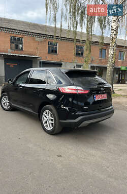 Позашляховик / Кросовер Ford Edge 2021 в 