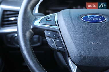 Внедорожник / Кроссовер Ford Edge 2015 в 