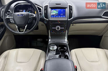 Позашляховик / Кросовер Ford Edge 2019 в 