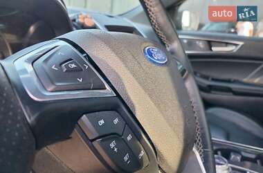 Внедорожник / Кроссовер Ford Edge 2018 в 