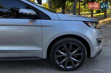 Внедорожник / Кроссовер Ford Edge 2018 в 