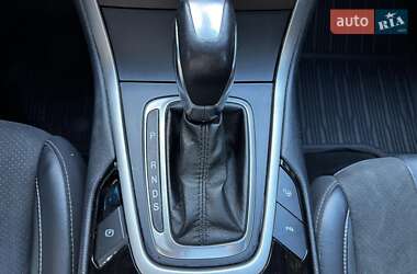 Внедорожник / Кроссовер Ford Edge 2018 в 