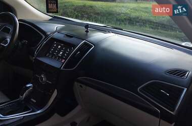 Внедорожник / Кроссовер Ford Edge 2017 в 