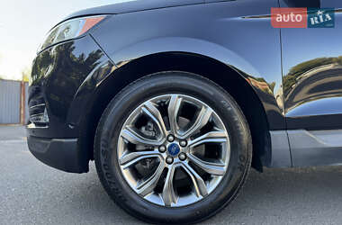 Внедорожник / Кроссовер Ford Edge 2019 в 