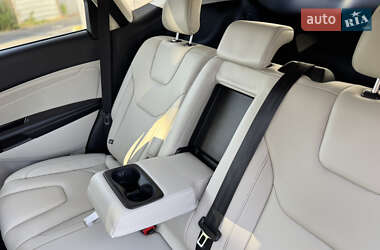 Внедорожник / Кроссовер Ford Edge 2019 в 