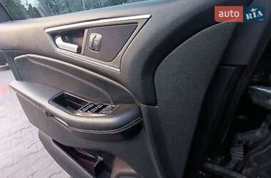 Внедорожник / Кроссовер Ford Edge 2015 в 