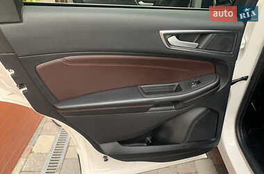 Позашляховик / Кросовер Ford Edge 2021 в 