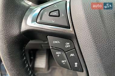 Позашляховик / Кросовер Ford Edge 2019 в 