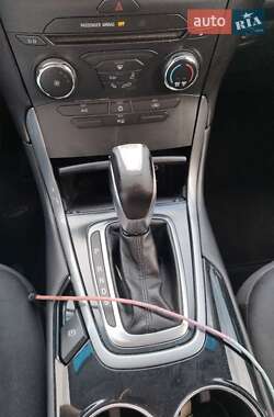 Внедорожник / Кроссовер Ford Edge 2015 в 