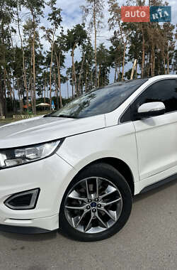 Позашляховик / Кросовер Ford Edge 2016 в 