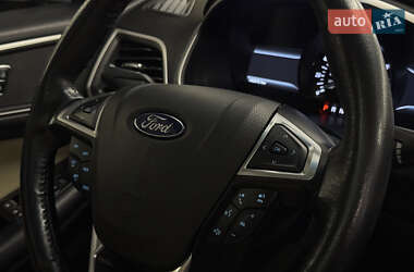 Внедорожник / Кроссовер Ford Edge 2015 в 