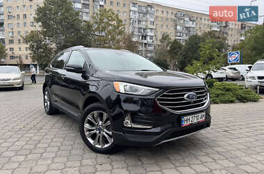 Внедорожник / Кроссовер Ford Edge 2019 в 