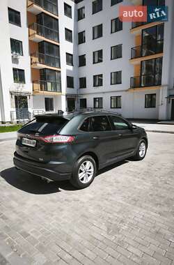 Позашляховик / Кросовер Ford Edge 2015 в 