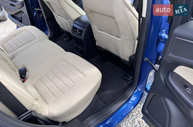 Позашляховик / Кросовер Ford Edge 2022 в 