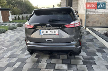 Позашляховик / Кросовер Ford Edge 2022 в 