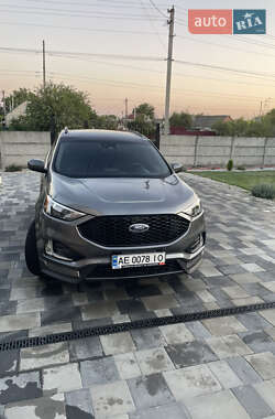 Позашляховик / Кросовер Ford Edge 2022 в 