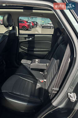 Внедорожник / Кроссовер Ford Edge 2015 в 