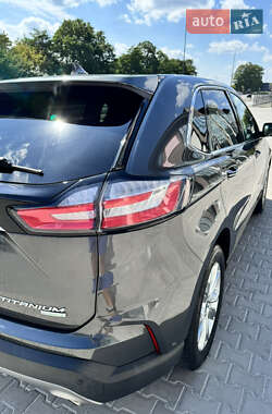 Позашляховик / Кросовер Ford Edge 2020 в 
