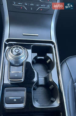 Внедорожник / Кроссовер Ford Edge 2020 в 