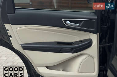 Позашляховик / Кросовер Ford Edge 2016 в 
