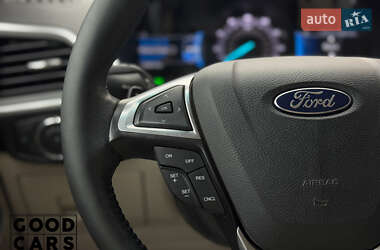 Позашляховик / Кросовер Ford Edge 2016 в 