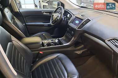 Позашляховик / Кросовер Ford Edge 2019 в 