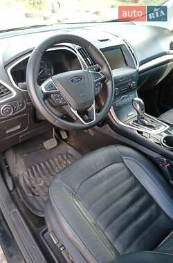 Позашляховик / Кросовер Ford Edge 2015 в 