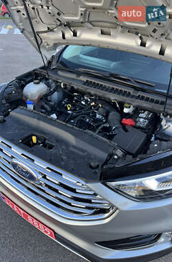 Внедорожник / Кроссовер Ford Edge 2021 в 