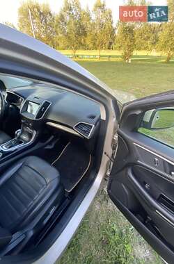 Внедорожник / Кроссовер Ford Edge 2017 в 