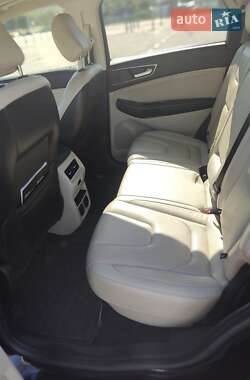 Позашляховик / Кросовер Ford Edge 2020 в 