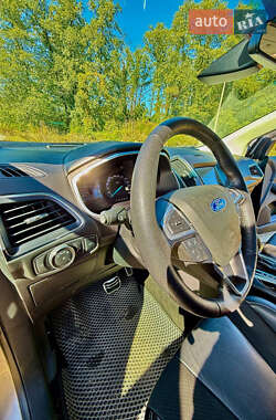 Внедорожник / Кроссовер Ford Edge 2018 в 