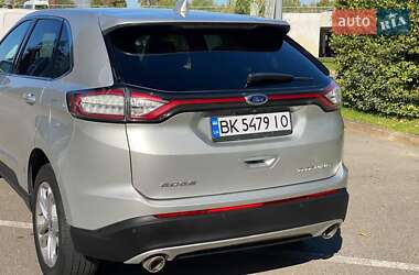 Внедорожник / Кроссовер Ford Edge 2017 в 