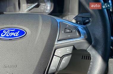 Внедорожник / Кроссовер Ford Edge 2017 в 
