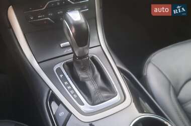 Позашляховик / Кросовер Ford Edge 2016 в 