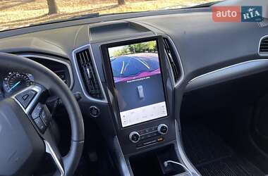 Позашляховик / Кросовер Ford Edge 2021 в 