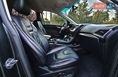 Позашляховик / Кросовер Ford Edge 2015 в 