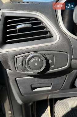 Внедорожник / Кроссовер Ford Edge 2015 в 