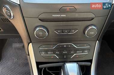 Внедорожник / Кроссовер Ford Edge 2016 в 